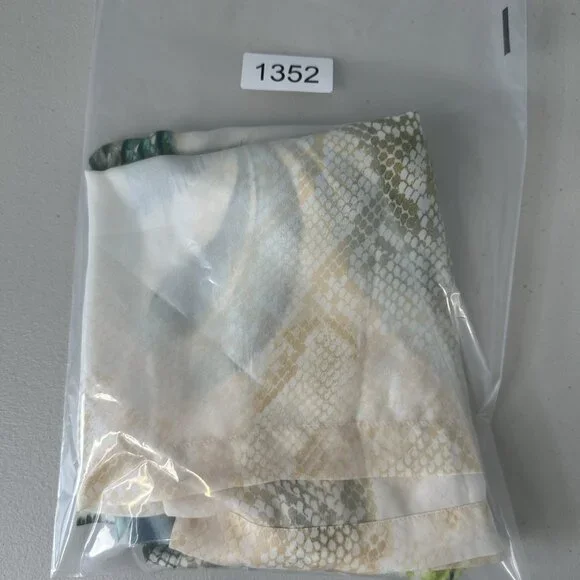 Chicos Snake & Tropical Print Tunic Top Size 2XL Bracelet Sleeve Y Neckline - Picture 9 of 9